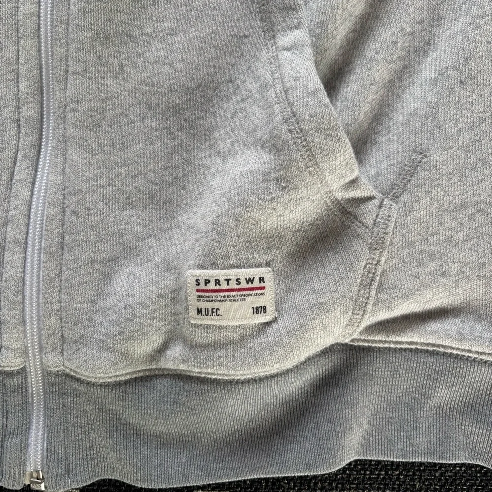 Manchester United,Nike Heather Gray MUFC Zip Hoodie - Picture 3 of 6